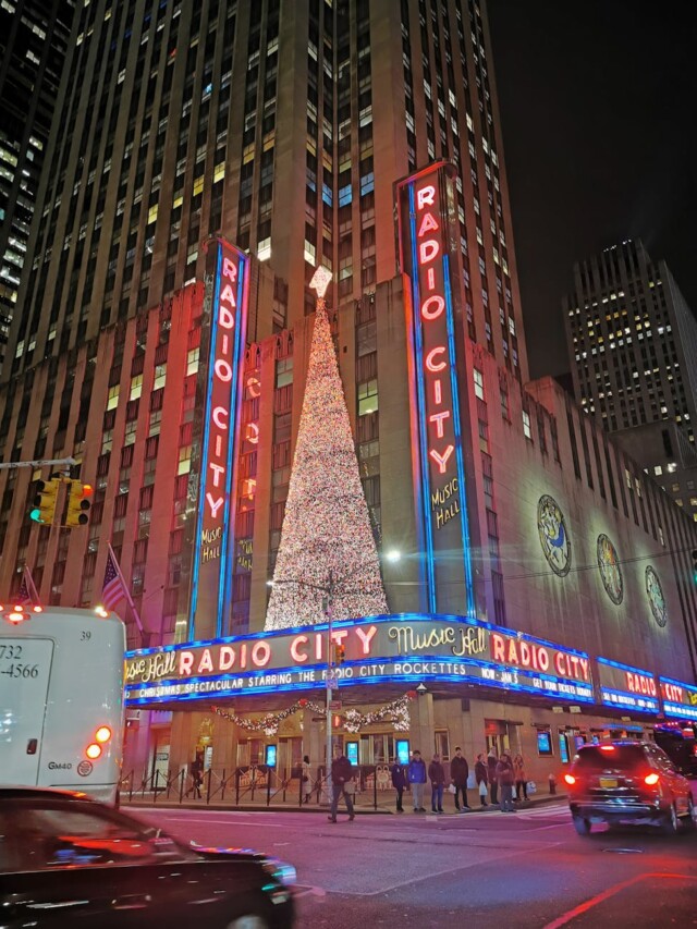 exterior of building housing famous radio city music hall