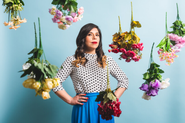 karina lehman con flores