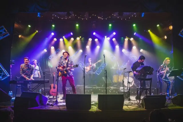 amores tangos en un show en vivo