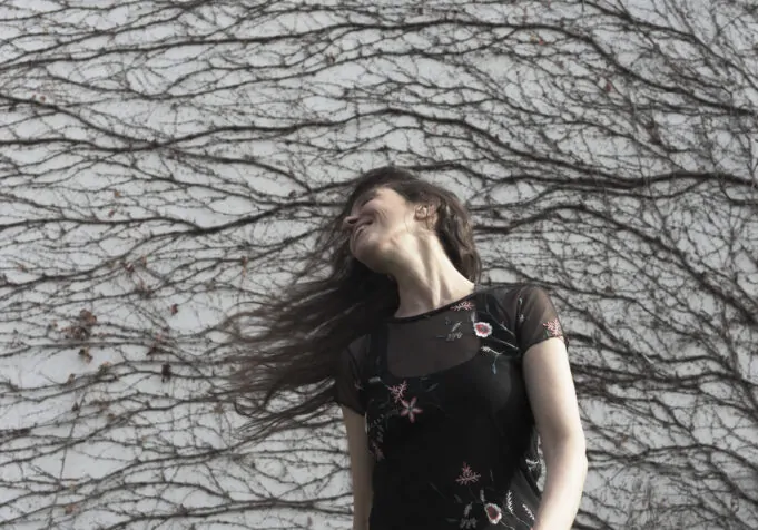 Marie Federman lanza ‘Nuestros ríos’: un diálogo entre la observación introspectiva y la naturaleza que nos rodea marie federman