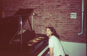 Nicolas Olea presenta: Viaje Astral nicolás olea al piano
