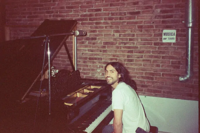 nicolás olea al piano