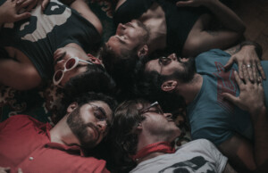 ¿A quién no le gustaría hacer borrón y cuenta nueva?: Lentes te invita a escuchar «Vamos a empezar de nuevo» lentes banda