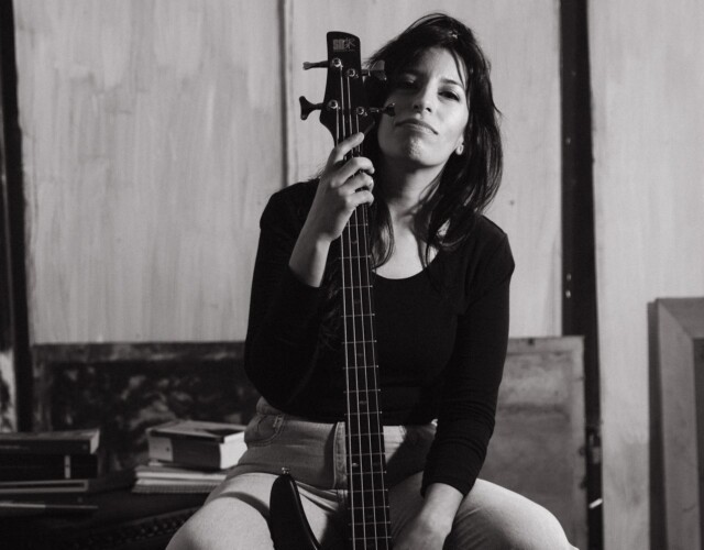 daiane antoine y su bajo