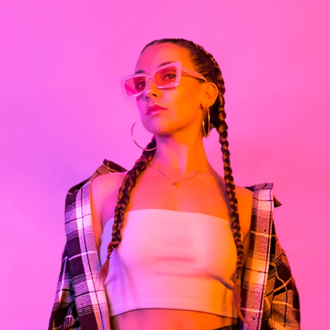 Guadalupe: La revelación musical mexicana que fusiona culturas y rompe esquemas guadalupe cantante mexicana