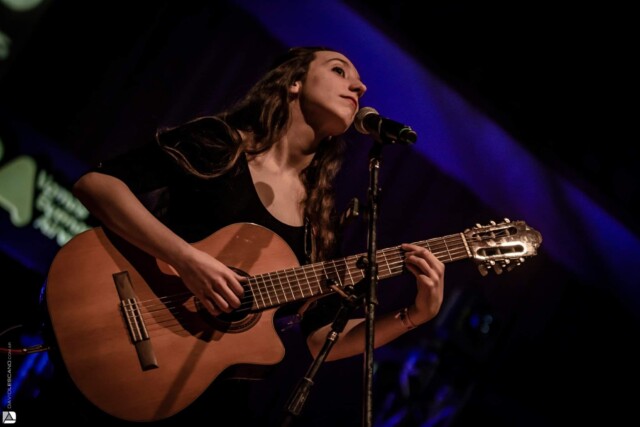 mariu serrano tocando en vivo