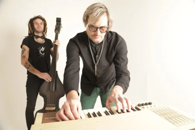 Del caos a la creación: Houston y los Problemas presenta su álbum debut houston y los problemas