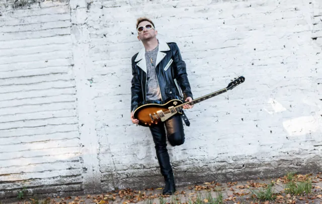 lucas gunner lucas gunner con guitarra