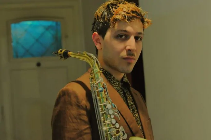 inti garcía y saxofón