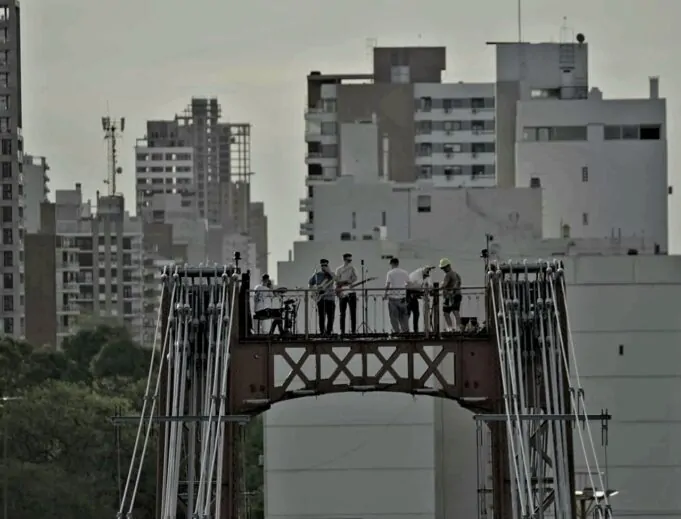 chino mansutti y los cronopios puente colgante santa fé