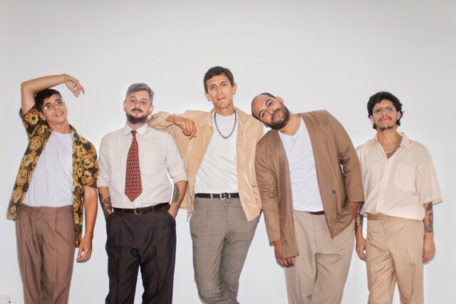 nos miran raro banda