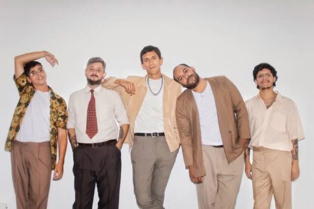 nos miran raro banda