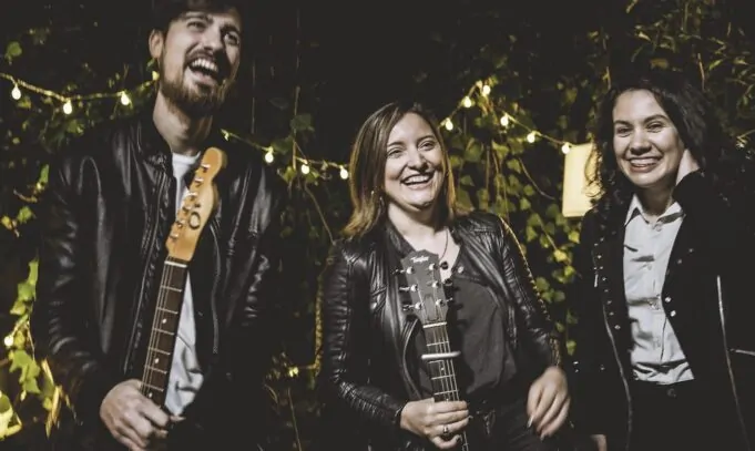Evelyn Garrido presenta la sesión acústica de «No te quedes» evelyn garrido