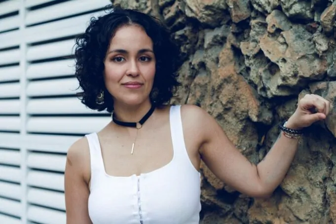 Laura Román - El Llamado