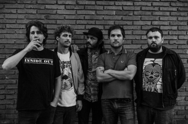 HABLAN POR LA ESPALDA URUGUAY