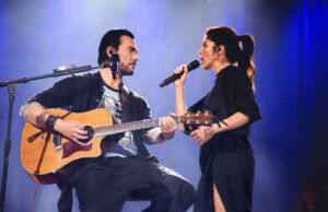 Beto Cuevas revive junto a Ely Guerra «Mentira» y anuncia el lanzamiento de un álbum acústico beto cuevas