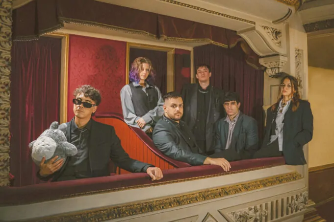 Muñecas presenta «Melancolía y otros vicios modernos», su nuevo álbum muñecas