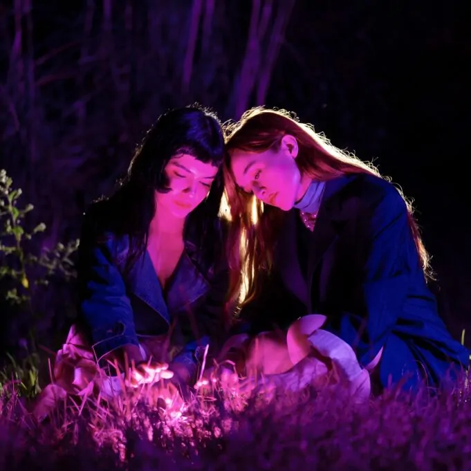 Mora Navarro y Palu: juntas en una canción que abraza en medio del caos mora navarro palu