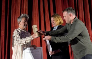 Adrian Dargelos recibió el Premio Cultura 2025 en la Universidad Nacional de Córdoba adrián dárgelos