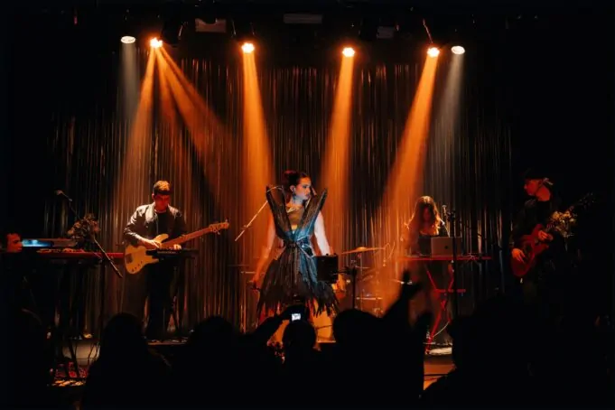 Mia Folino en una noche mágica en La Tangente: sold out e invitados especiales mia folino