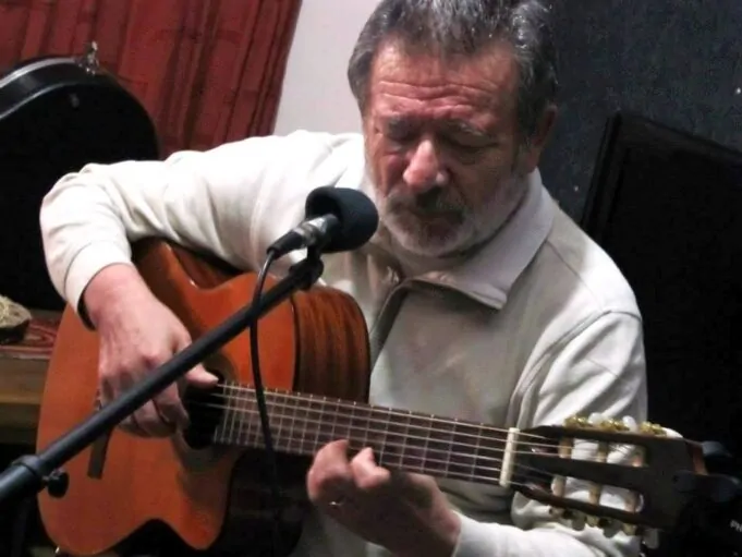 Atilio Fischer: la guitarra que sembró la Escuela Municipal de Música Popular de Tandil