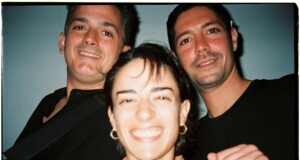 zoe gotusso julián kartún