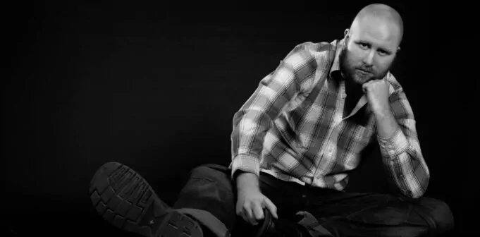 “Television”: la melancolía silenciosa de Midsummer Ex
