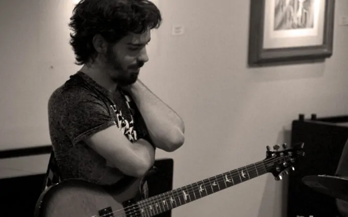 Javier Pino Rodríguez presenta «Bajo el horizonte», su nuevo EP javier pino rodriguez