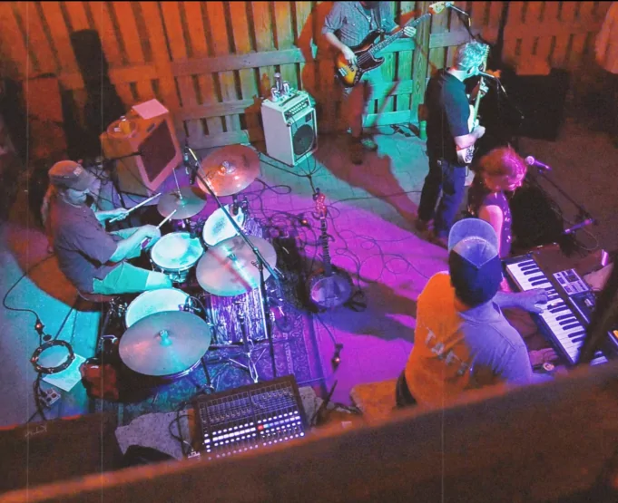 The Sven Curth Trio: cuando la noche respira en vivo