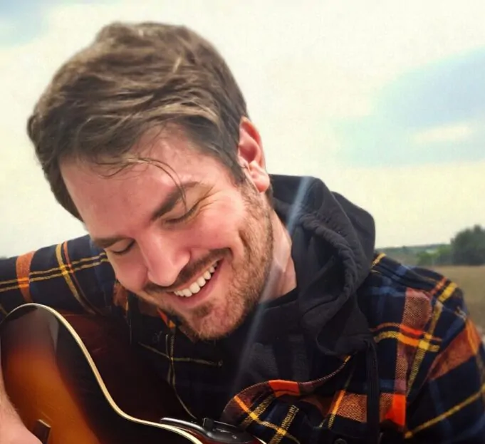 «Dos latidos»: el tiempo hecho canción en el debut de Tomas Rosas tomas rosas
