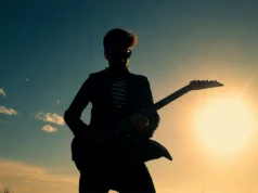 Del ego a la emoción: lecciones de la guitarra experimental Descubre cómo iniciarte en la guitarra experimental ambient. Técnicas, afinaciones abiertas, efectos, creatividad y una experiencia personal sobre el paso del virtuosismo a la creación de atmósferas sonoras.