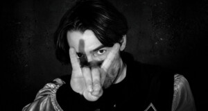 Descubrí "TOURNIQUET", el nuevo lanzamiento de EGO DEF, una intensa combinación de rap alternativo, hip-hop experimental y atmósferas industriales.