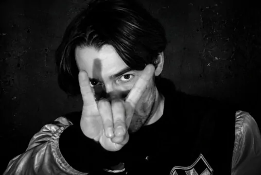 Descubrí "TOURNIQUET", el nuevo lanzamiento de EGO DEF, una intensa combinación de rap alternativo, hip-hop experimental y atmósferas industriales.