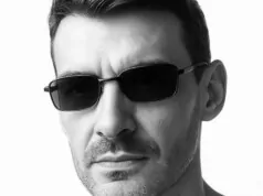 Bodo Bifroest invita a recorrer la noche parisina con el hipnótico instrumental «À Travers Paris» El productor y compositor Bodo Bifroest presenta À Travers Paris