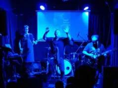 Crisantemo y la Cofradía Variopinta lanza «Aguafuerte» Crisantemo y la Cofradía Variopinta presenta "Aguafuerte", una canción que interpela el presente desde el rock y el arte