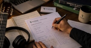 Conocé cómo declarar una obra en SADAIC, qué documentación necesitás y por qué este trámite es clave para cobrar derechos de autor por tus canciones.