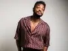 El cantante y compositor estadounidense presenta una canción que combina soul y pop para transmitir un poderoso mensaje sobre la identidad, la resiliencia y el orgullo de ser uno mismo.